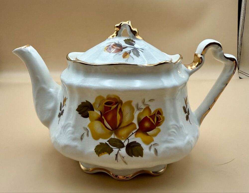 Vintage Arthur Wood England 5579 Yellow Rose Teapot Gold Trim Floral Porcelain